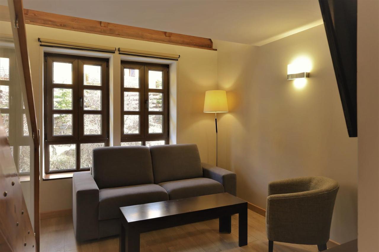 Snoe Aragon Hills Hotel ฟอร์มีกัล ภายนอก รูปภาพ