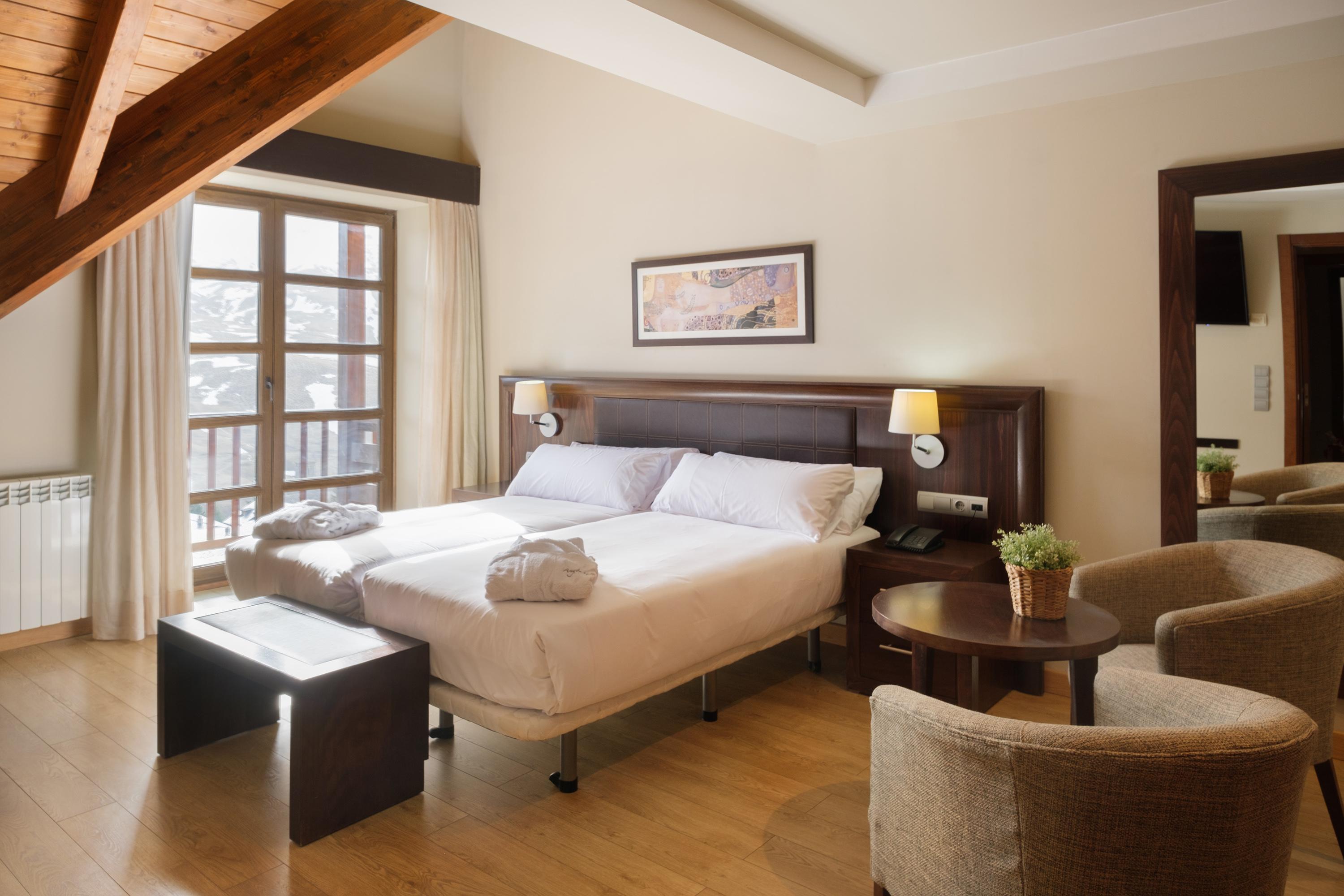 Snoe Aragon Hills Hotel ฟอร์มีกัล ภายนอก รูปภาพ