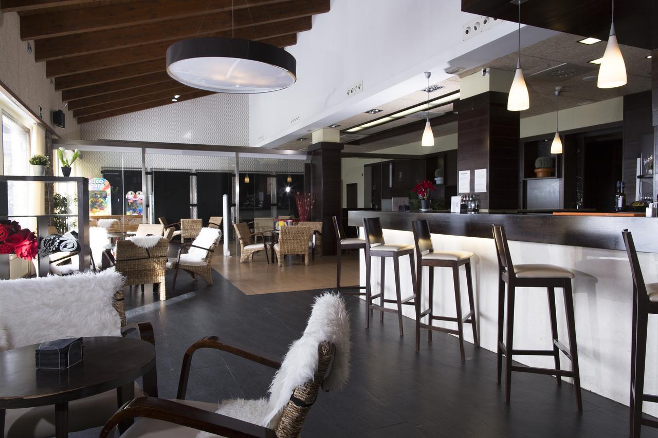 Snoe Aragon Hills Hotel ฟอร์มีกัล ภายนอก รูปภาพ