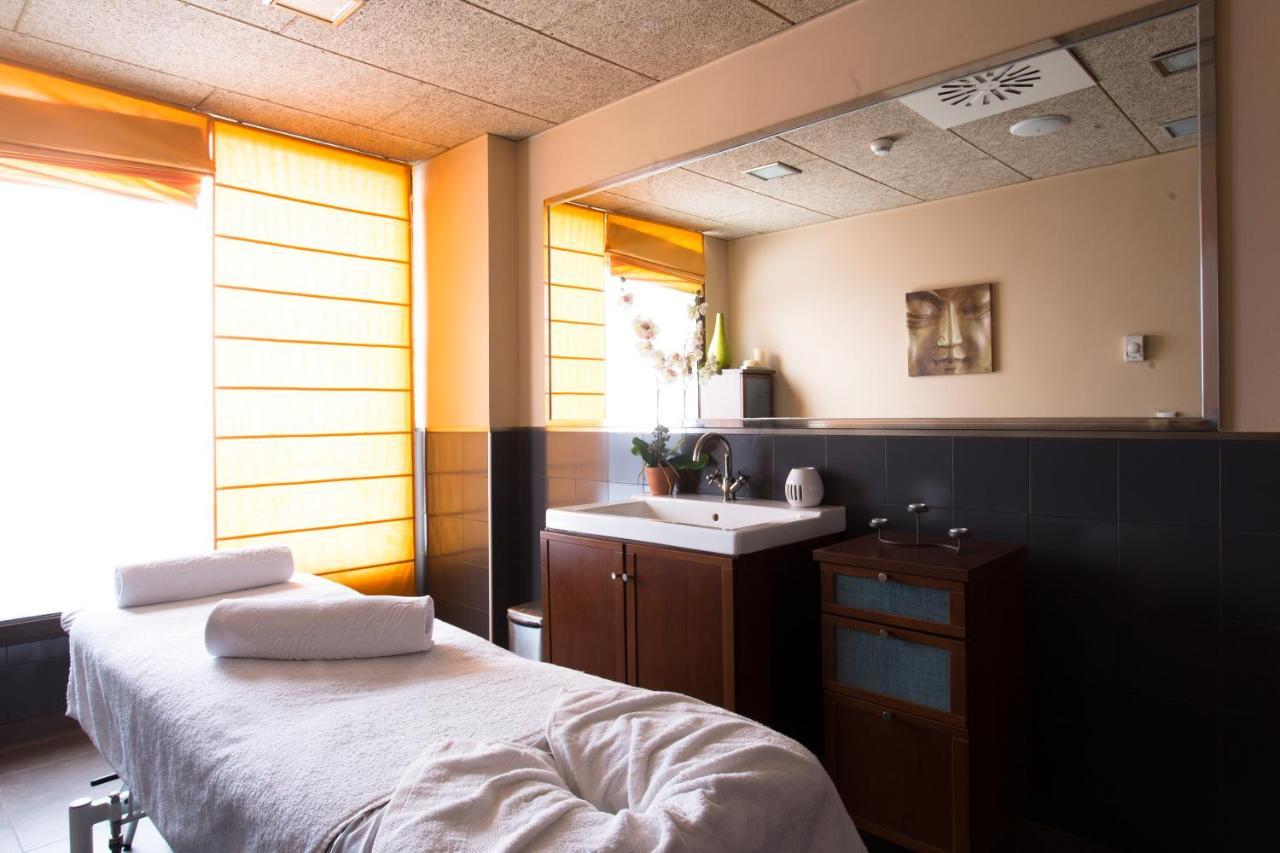 Snoe Aragon Hills Hotel ฟอร์มีกัล ภายนอก รูปภาพ