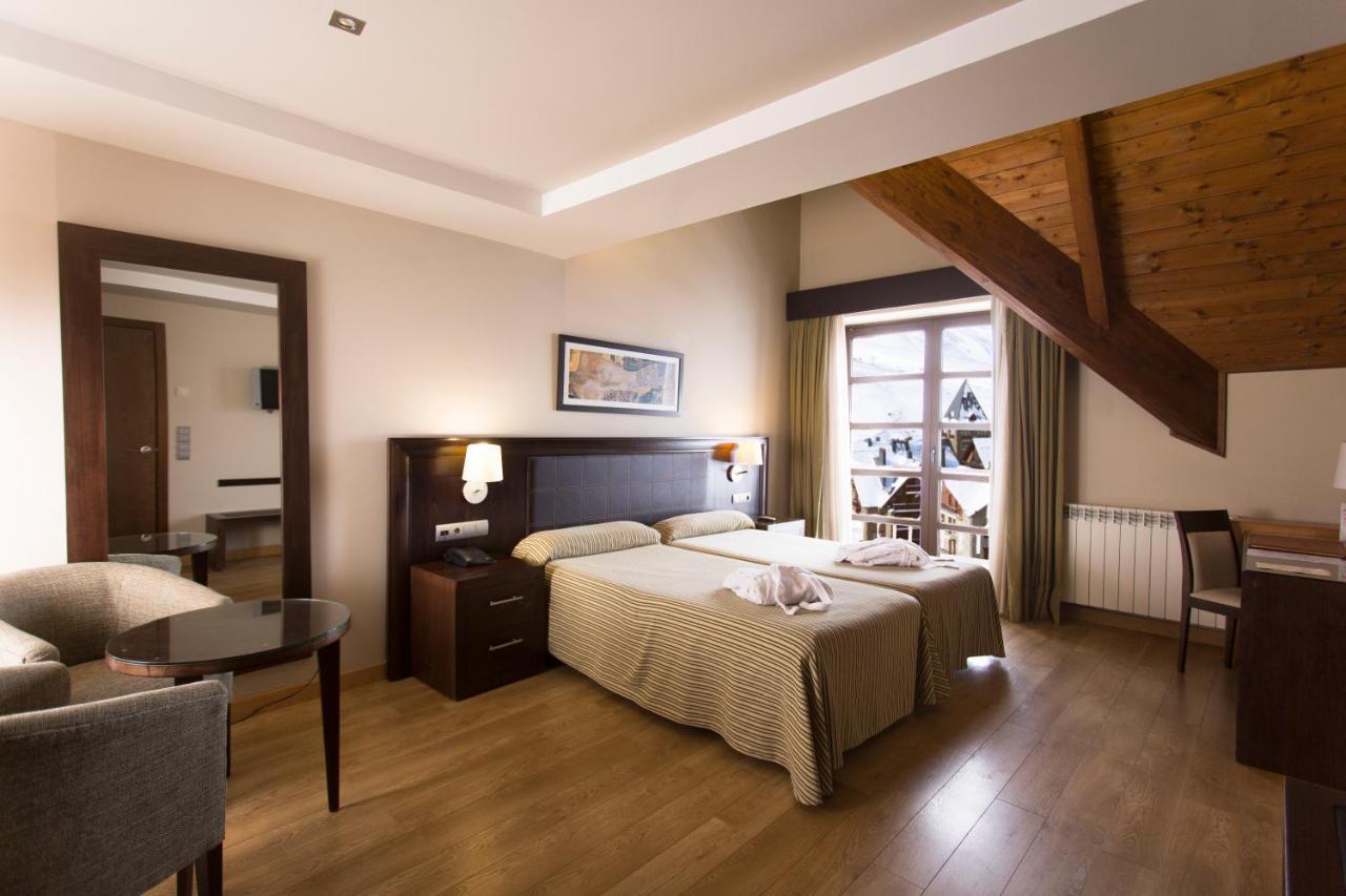 Snoe Aragon Hills Hotel ฟอร์มีกัล ภายนอก รูปภาพ