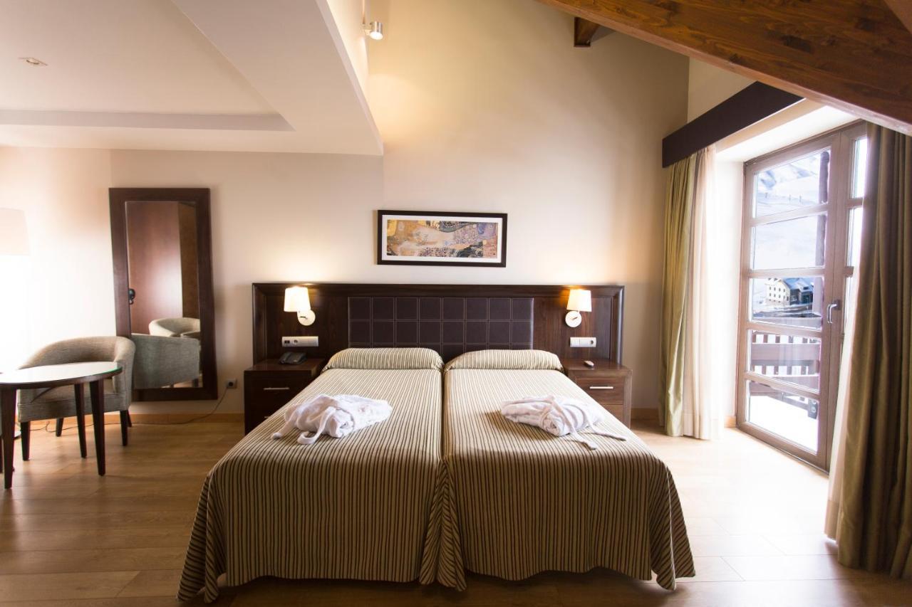 Snoe Aragon Hills Hotel ฟอร์มีกัล ภายนอก รูปภาพ